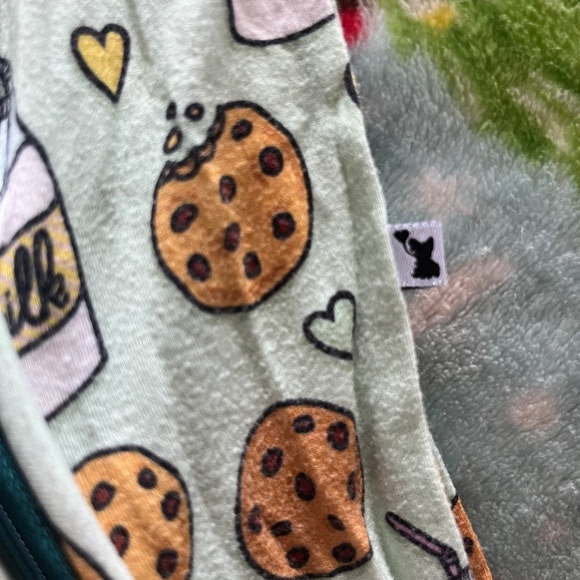 B 8. Kiki and Lulu Bamboo Footie PJ's - Picture 3 of 5